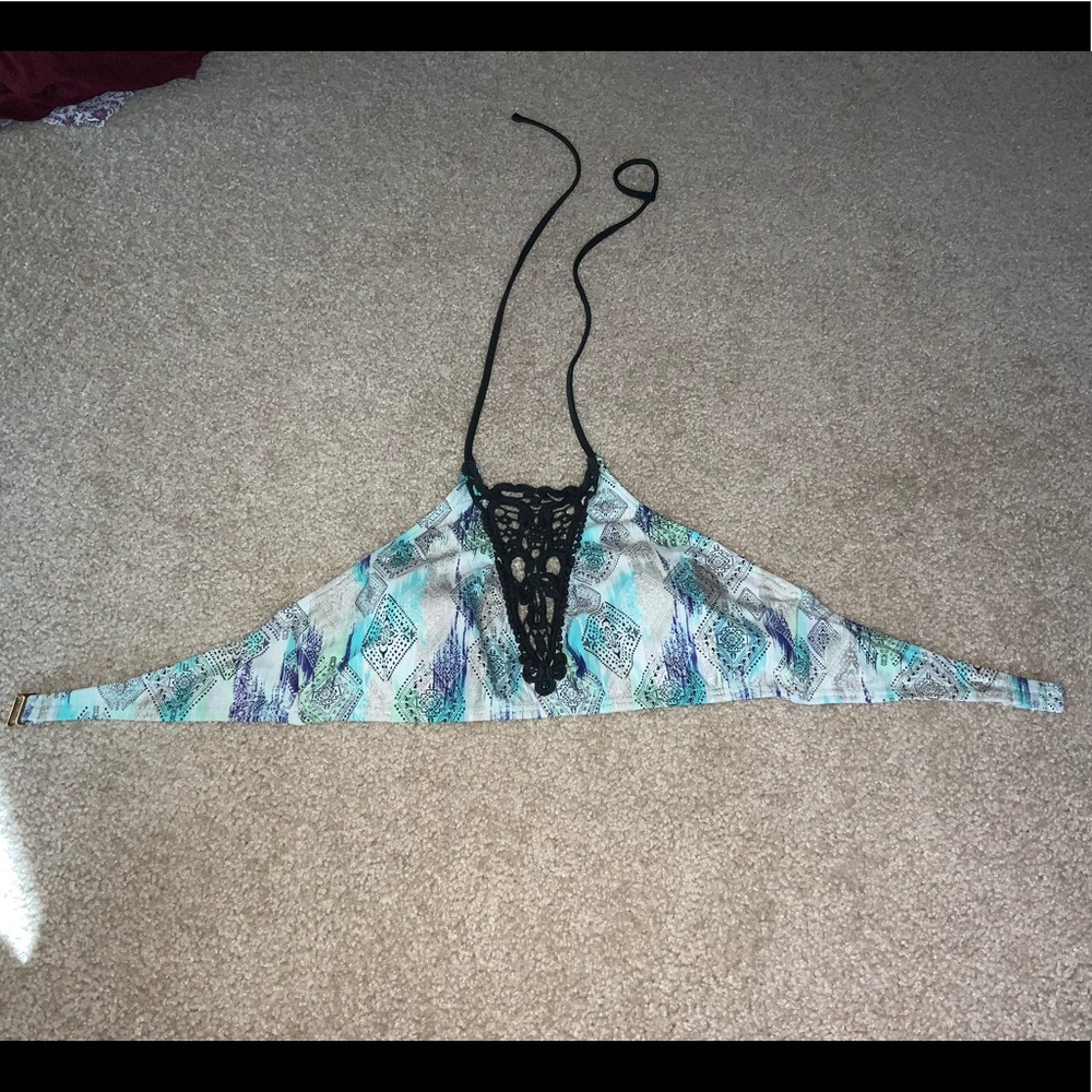 Bakini top